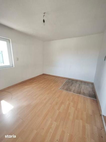 Casă cu 3 camere cu Teren 900 Mp în Dărmănești
