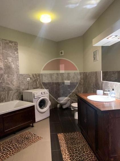 Apartament cu 3 camere decomandat, mobilat în Central