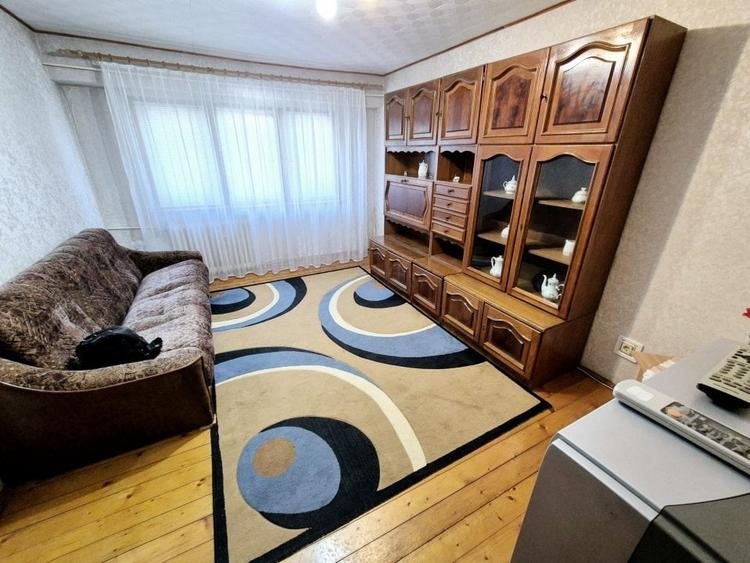 Apartament cu 2 camere decomandat, mobilat în Casa de Cultură