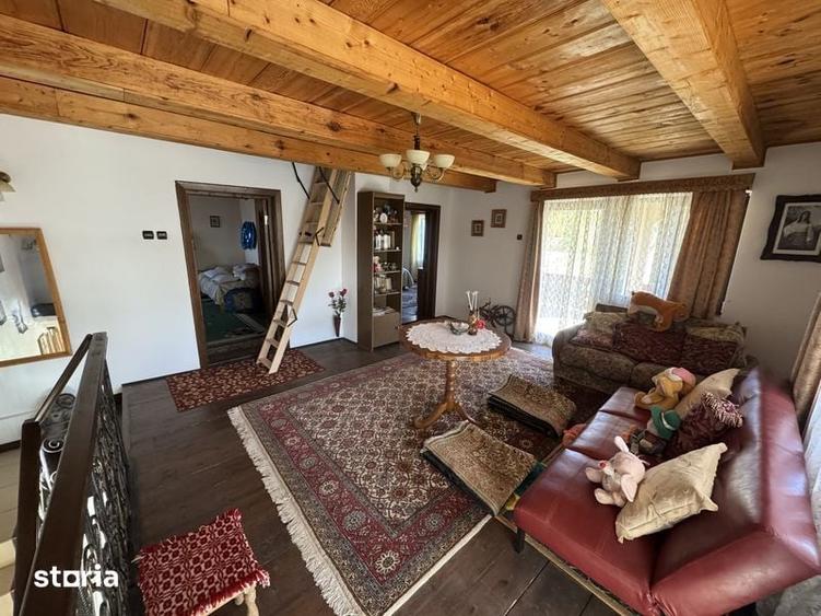 Casă cu 4 camere cu Teren 235 Mp în Grănicești