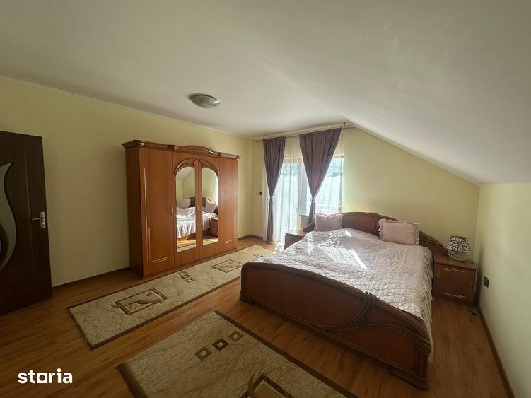Casă cu 4 camere cu Teren 953 Mp în Păulești