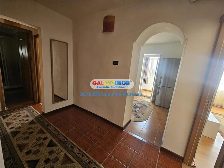 Apartament cu 2 camere decomandat, mobilat în Micro 12