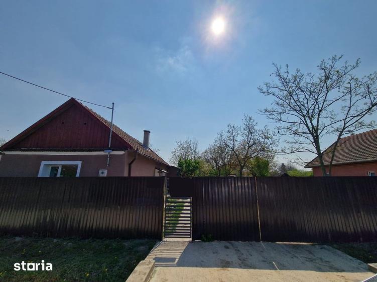 Casă cu 3 camere cu Teren 933 Mp în Sălard