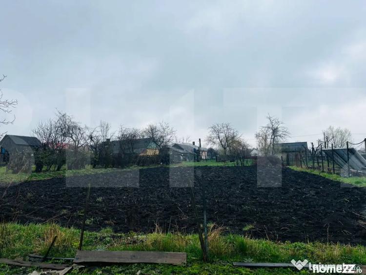 Casă cu 3 camere cu Teren 1900 Mp în Central