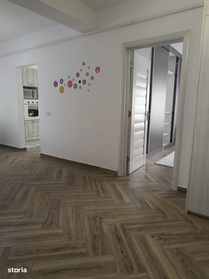 Apartament cu 3 camere în Cristian