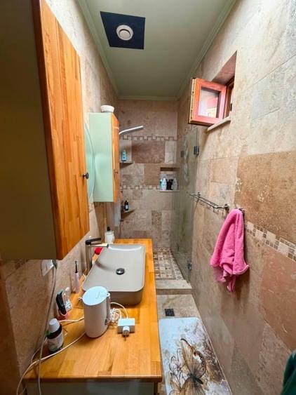 Casă individuală cu 4 camere cu Canalizare în Vest