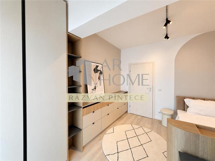 Apartament cu 3 camere decomandat, mobilat în Albert