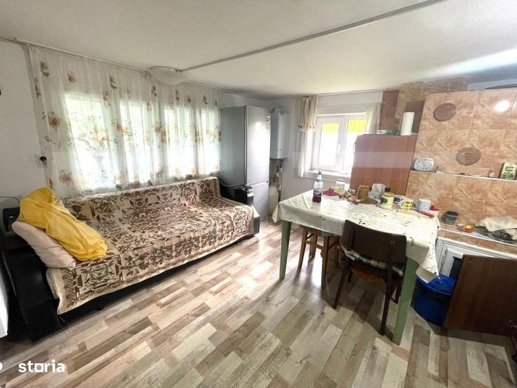 Casă cu 3 camere în Boroaia