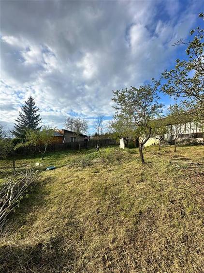 Teren intravilan de 1246 mp, în Rediu