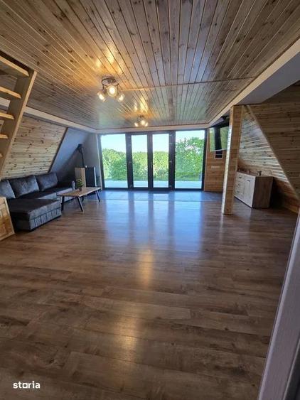 Casă cu 4 camere în Plopi