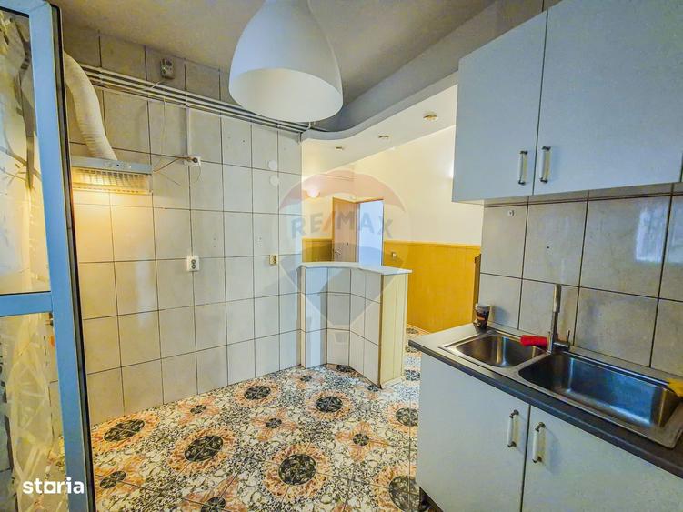 Apartament cu 4 camere semidecomandat în Armeneasca