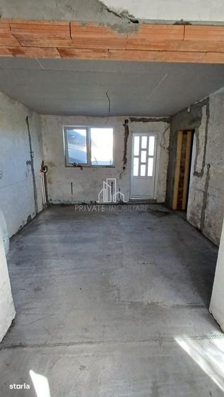 Casă cu 4 camere în Mureșeni