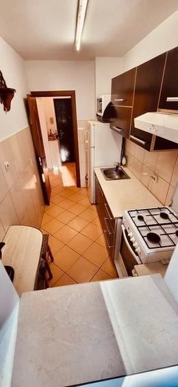 Garsonieră decomandată, mobilată în Dristor