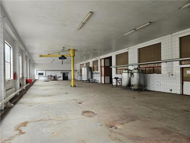 Spațiu industrial, de 2,200 mp, în Mârșa