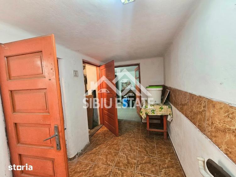 Casă cu 5 camere cu Teren 198 Mp în Central