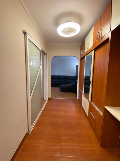 Apartament cu 2 camere decomandat în Podu Roș