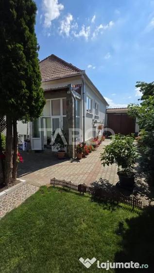 Casă cu 4 camere cu Teren 3150 Mp în Petrești
