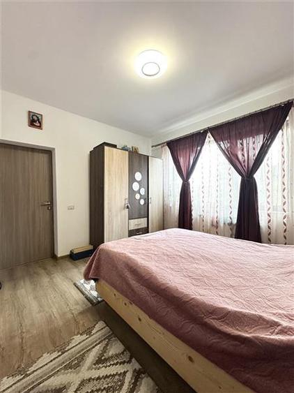 Casă individuală cu 4 camere cu Canalizare în Poiana