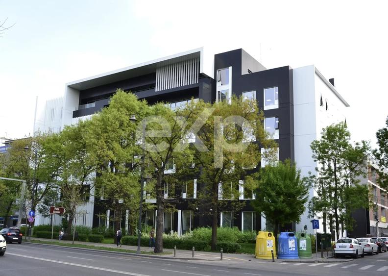 Spațiu comercial, de 353 mp, în Aviatorilor