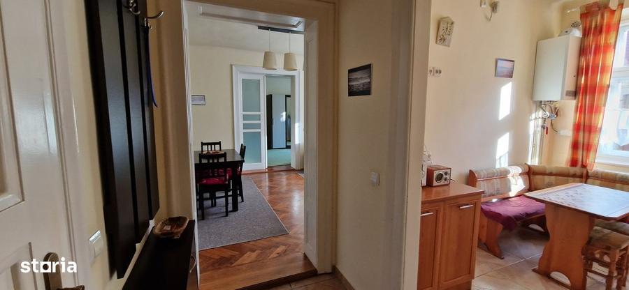 Apartament cu 2 camere nedecomandat în Cristian