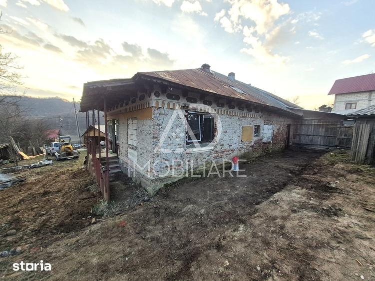Casă cu 4 camere cu Teren 1748 Mp în Cernișoara