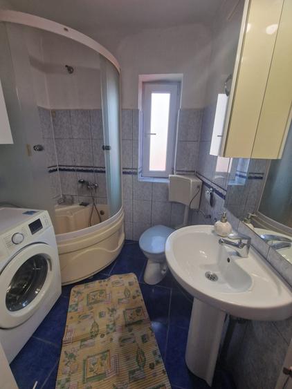 Apartament cu 2 camere semidecomandat, mobilat în 13 Septembrie