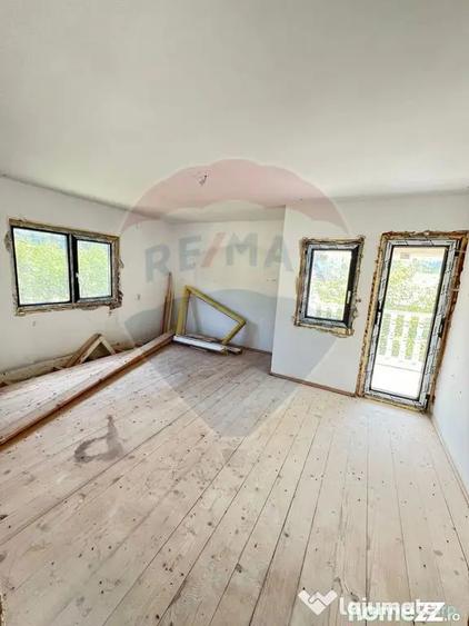 Casă cu 7 camere cu Teren 859 Mp în Mădei