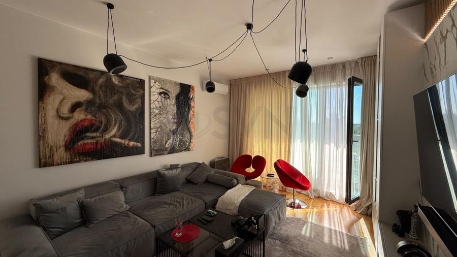 Apartament cu 3 camere decomandat, mobilat în P-ta Presei Libere