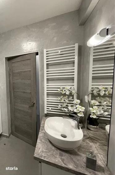 Apartament cu 2 camere decomandat în Livezeni