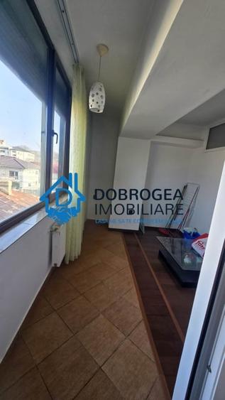 Apartament cu 2 camere decomandat în E3