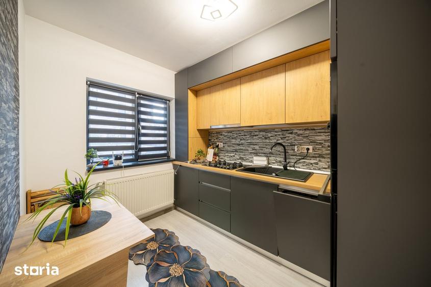 Casă cu 5 camere decomandat cu Teren 60 Mp în Central