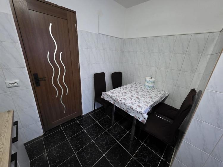 Apartament cu 2 camere semidecomandat, mobilat în Brazda lui Novac