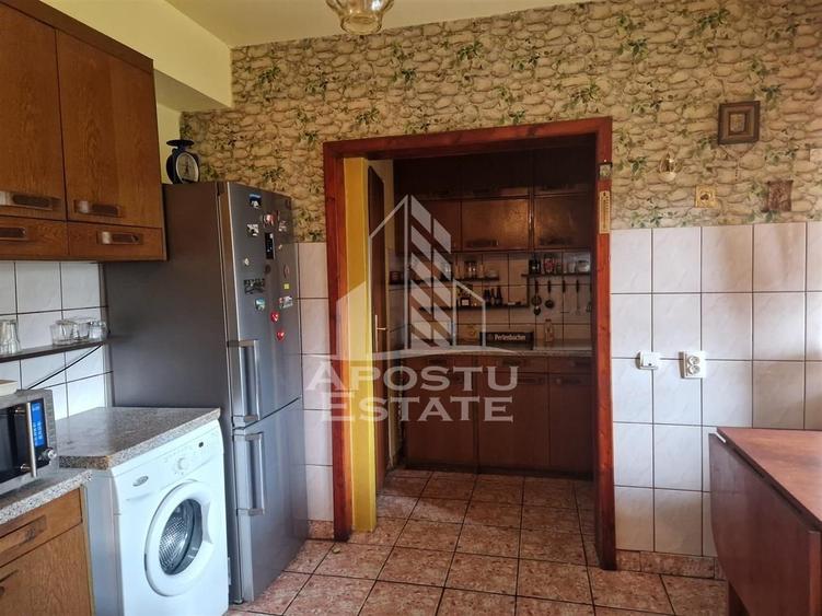 Casă individuală cu 17 camere cu Canalizare în Pârneava