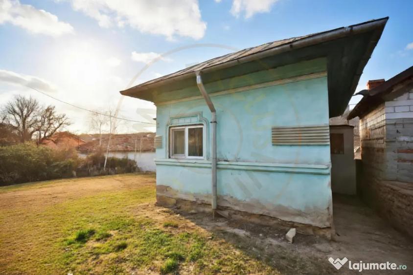 Casă cu 3 camere cu Teren 742 Mp în Ștefănești
