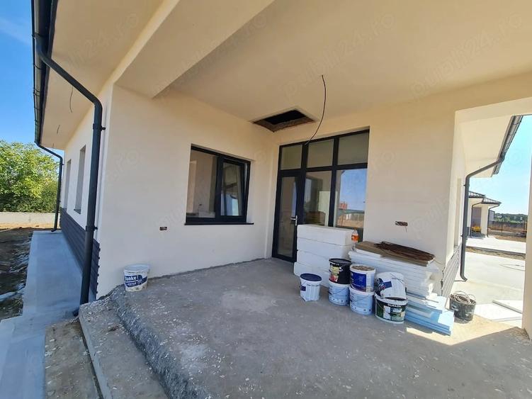 Casă cu 4 camere cu Teren 500 Mp în Săftica