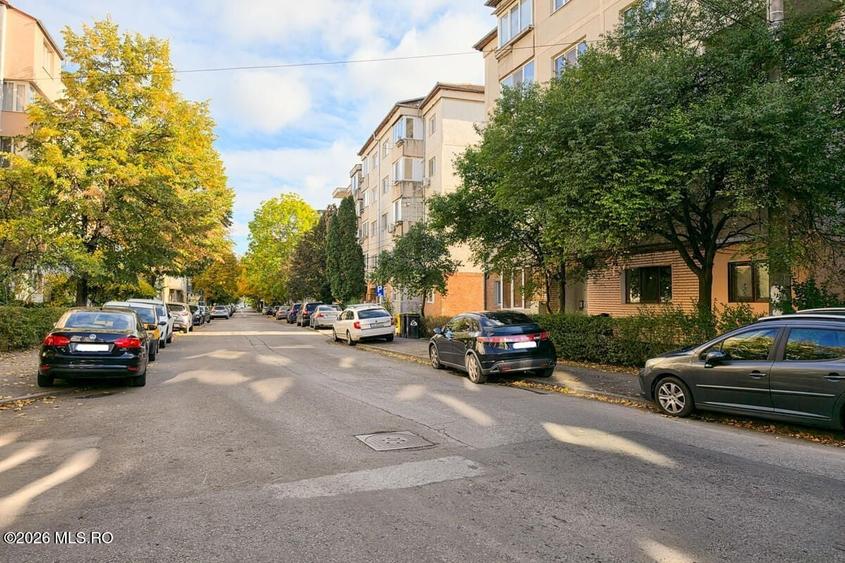 Apartament cu 2 camere decomandat, mobilat în Aradului