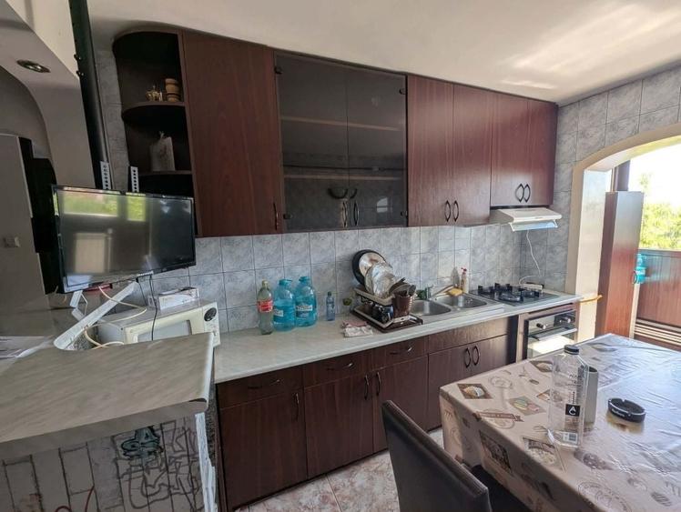Apartament cu 2 camere decomandat în 1 Mai