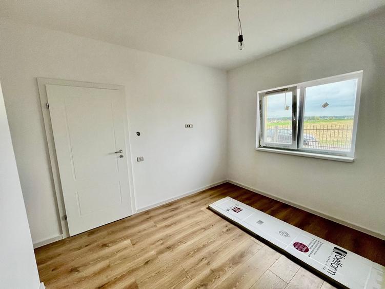 Duplex cu 3 camere cu Canalizare în Moșnița Nouă