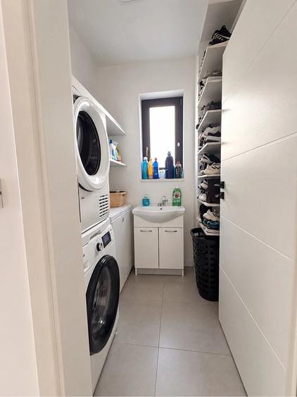 Casă cu Teren 218 Mp în Central