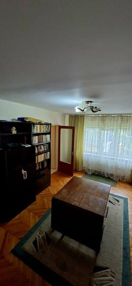 Apartament cu 2 camere decomandat în Găvana 3