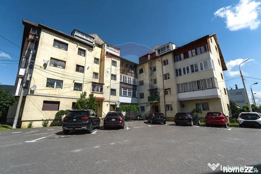 Apartament cu 3 camere nedecomandat în Central