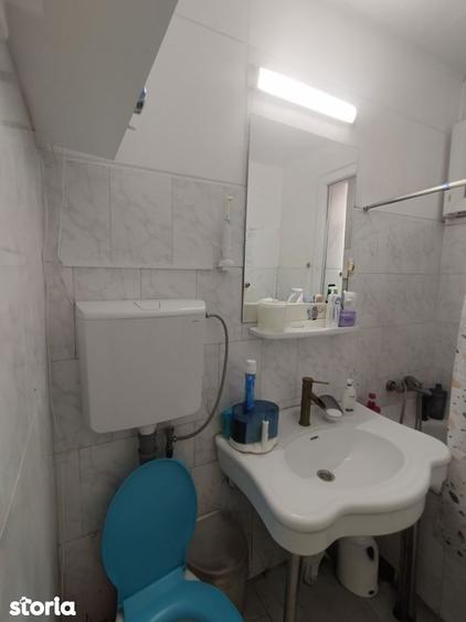 Apartament cu 3 camere semidecomandat în Tomis I