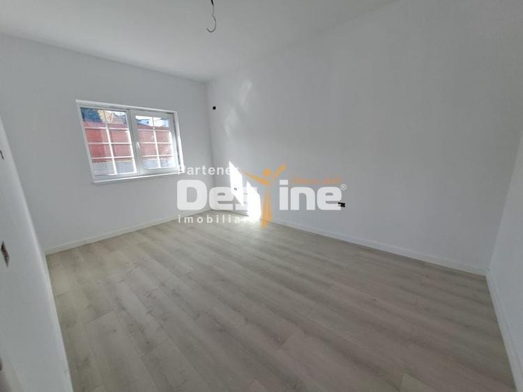 Casă individuală cu 4 camere cu Canalizare în Valea Adâncă
