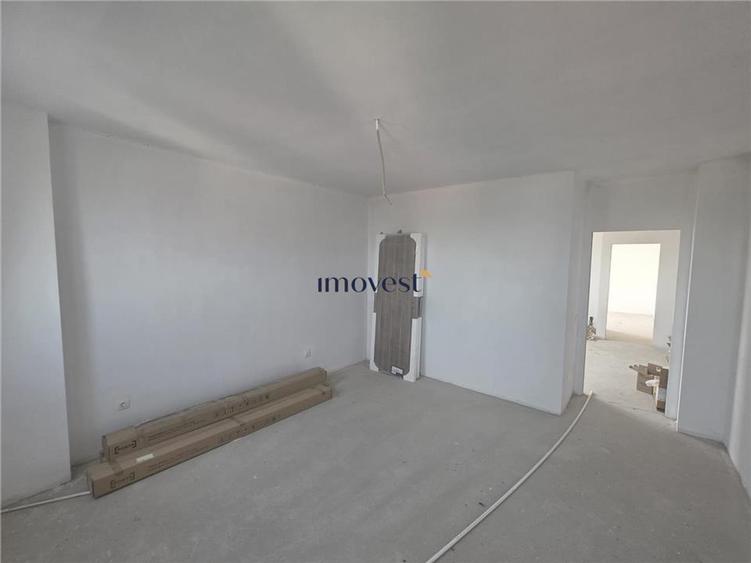 Apartament cu 3 camere decomandat în 14 Mai