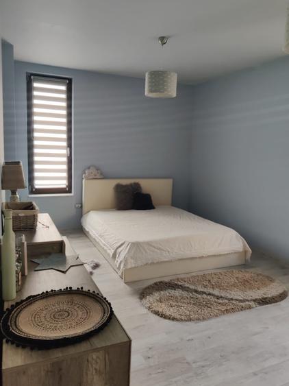 Apartament cu 3 camere decomandat, mobilat în Europa