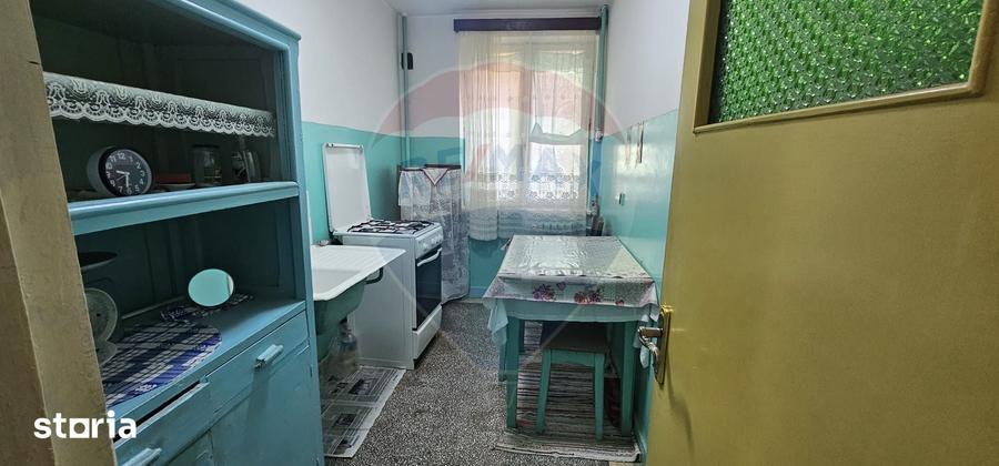 Apartament cu 2 camere decomandat în Cornișa