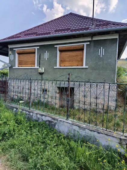 Casă cu 3 camere în Central