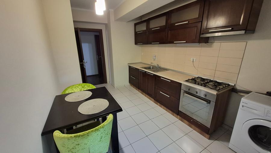 Apartament cu 3 camere decomandat în Herăstrău