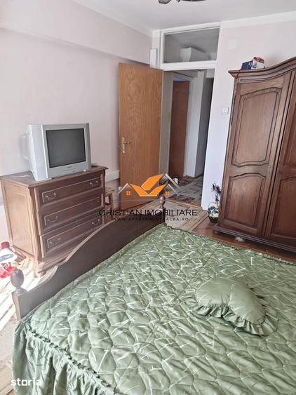 Apartament cu 3 camere decomandat în Cetate