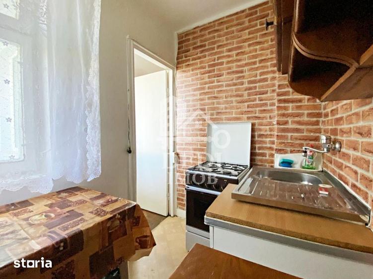 Apartament cu 3 camere decomandat în Nufărul